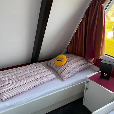 Nurdachhaus Mit Blick Ins Gruene- Ruhige Lage Nahe Yachthafen Holiday home Fedderwardersiel