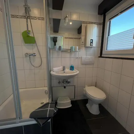 Nurdachhaus Mit Blick Ins Gruene- Ruhige Lage Nahe Yachthafen