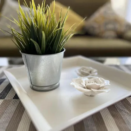 Nurdachhaus Mit Blick Ins Gruene- Ruhige Lage Nahe Yachthafen *