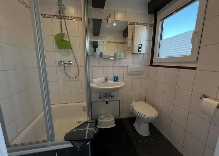 Nurdachhaus Mit Blick Ins Gruene- Ruhige Lage Nahe Yachthafen Fedderwardersiel