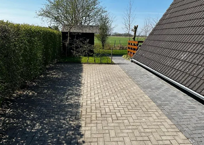 Nurdachhaus Mit Blick Ins Gruene- Ruhige Lage Nahe Yachthafen * Fedderwardersiel