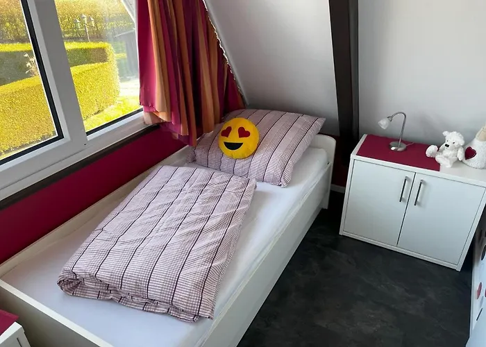 Nurdachhaus Mit Blick Ins Gruene- Ruhige Lage Nahe Yachthafen * Fedderwardersiel