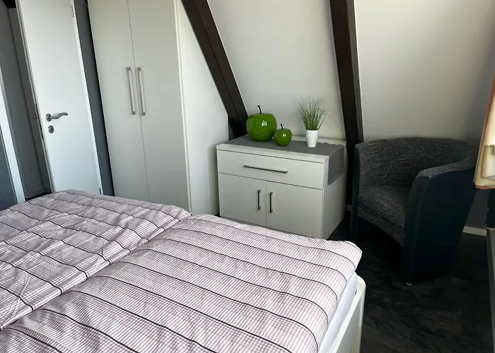 Nurdachhaus Mit Blick Ins Gruene- Ruhige Lage Nahe Yachthafen * Fedderwardersiel